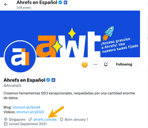 Captura de pantalla del perfil de Ahrefs en Español en X-Twitter, con un enlace a nuestra página web