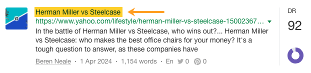 Captura de pantalla destacando una revisión de herman miller vs steelcase de Yahoo.