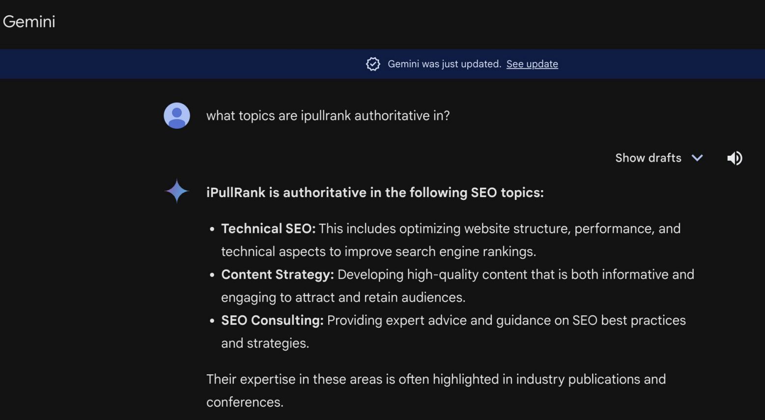 Captura de pantalla de la charla Ahrefs de Bernard Huang muestra una consulta en Gemini "¿En qué temas tiene autoridad iPullRank?". La respuesta incluye seo técnico, estrategia de contenidos y consultoría seo. 