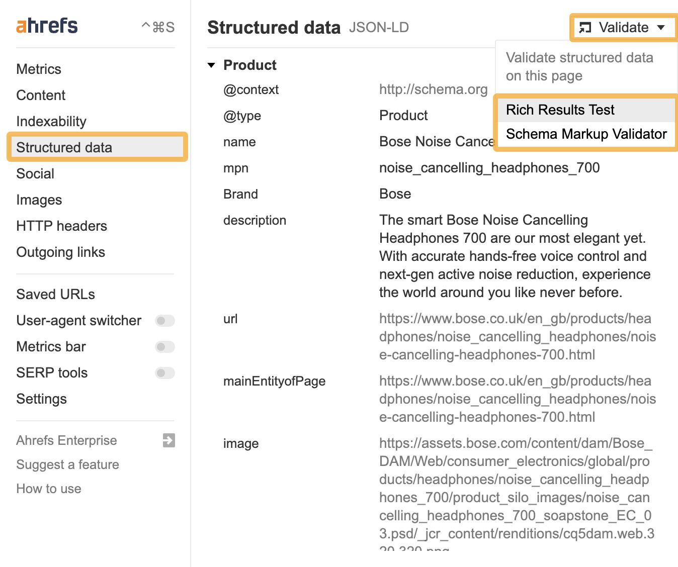 Un panel de datos estructurados de Ahrefs que muestra información de esquema JSON-LD para una página de producto sobre auriculares Bose Noise Cancelling Headphones 700. La estructura incluye campos como nombre, mpn, marca, descripción y URL, con opciones para validar los datos estructurados mediante herramientas como Schema Markup Validator.