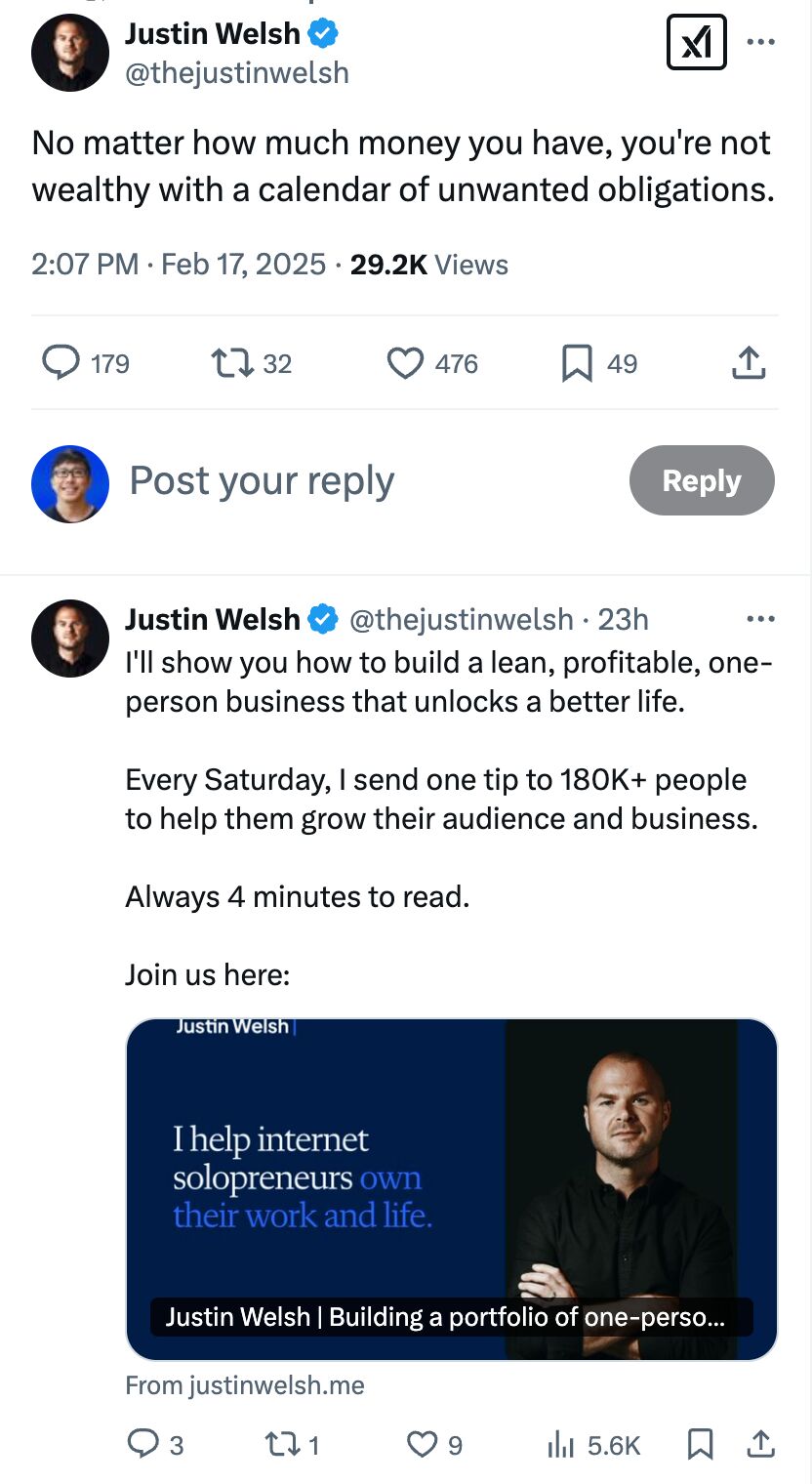 Justin Welsh envía a sus seguidores de Twitter a su lista de correo electrónico.