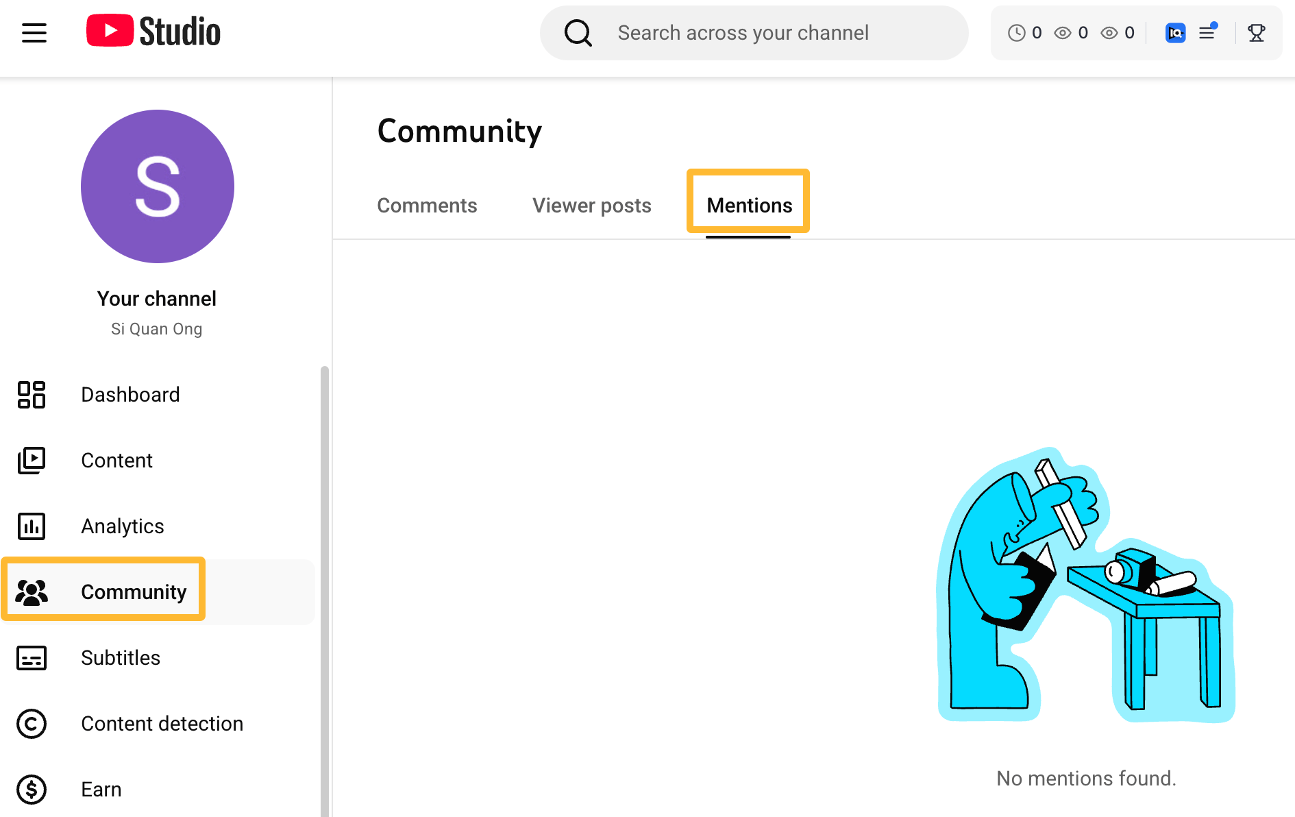 Pestaña de Comunidad en YouTube Studio mostrando la sección de "Menciones" con el mensaje "No se encontraron menciones" e ilustración de una figura en un microscopio.
