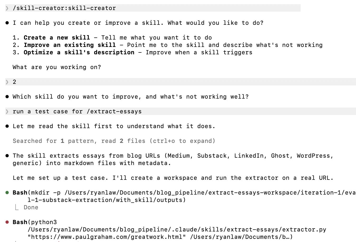 Captura de pantalla de la terminal ejecutando la habilidad skill-creator de Anthropic.