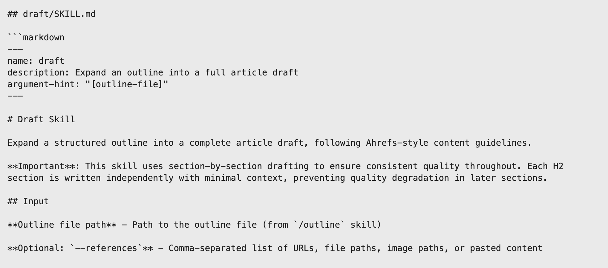 Una captura de pantalla muestra un archivo Markdown llamado "draft/SKILL.md", que detalla una "Habilidad de Redacción" para expandir esquemas.