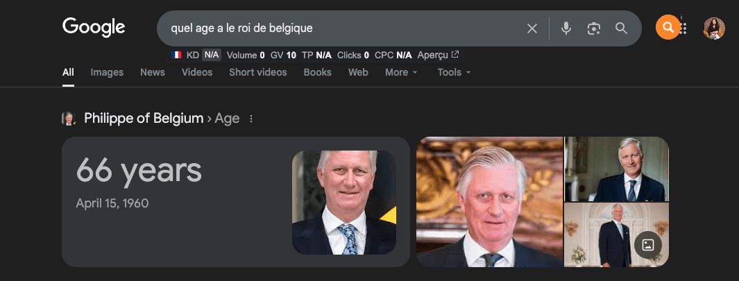 Résultat Google pour une requête sur l’âge du roi de Belgique, affichant son âge ainsi que des recherches associées