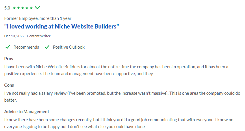 代理店やフリーランサーの評判を確認するために、ソーシャルメディア以外のレビューや Glassdoor 等の社内評価サイトを調べる手順を示した図
