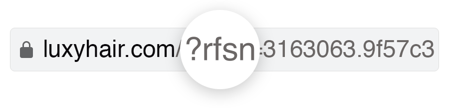アフィリエイトリンクの構造を示す例として、クリックトラッキング用パラメータが付与された長いURL形式を表示している画像。