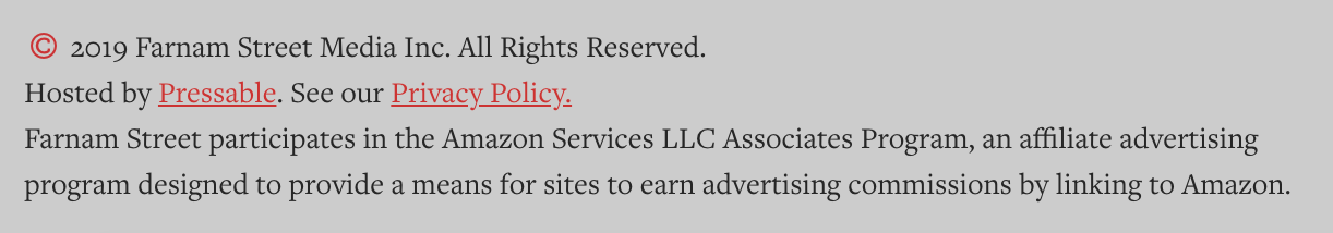 ブログのフッター部分に、アフィリエイトリンクを含むことを明記したディスクロージャー文が記載されている様子を示す画像。