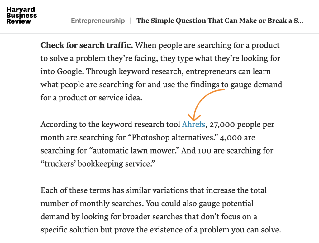 著名な業界メディアによる記事ページのスクリーンショットで、Ahrefs が中心話題として取り上げられており、複数段落にわたってその事業内容や専門性について詳細に解説されている構成。
