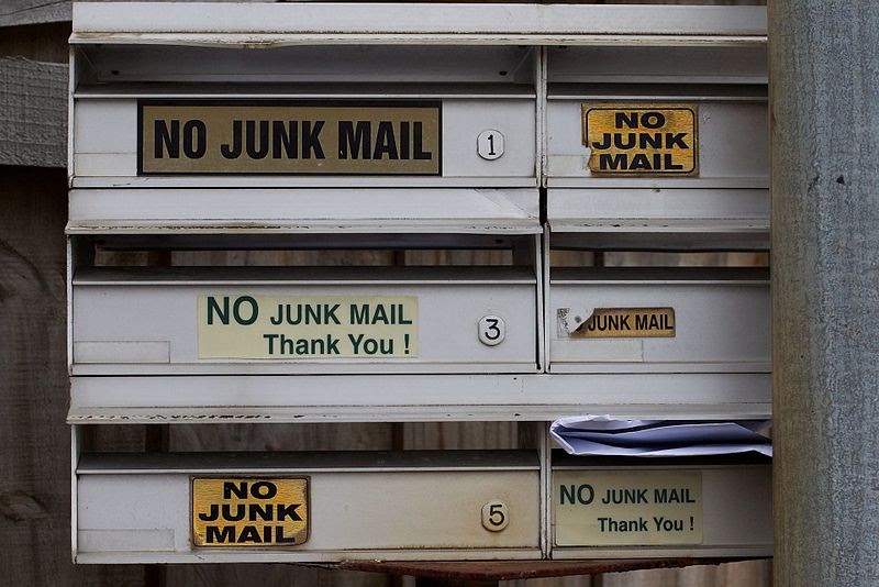 Mailboxes with "no junk mail" signs