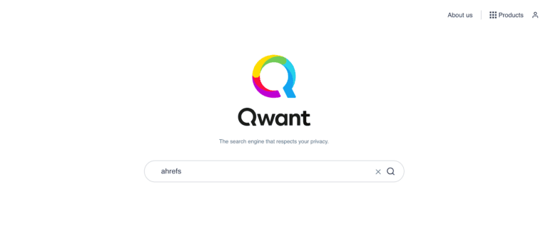 Домашняя страница Qwant. Поисковый запрос "ahrefs" в текстовом поле