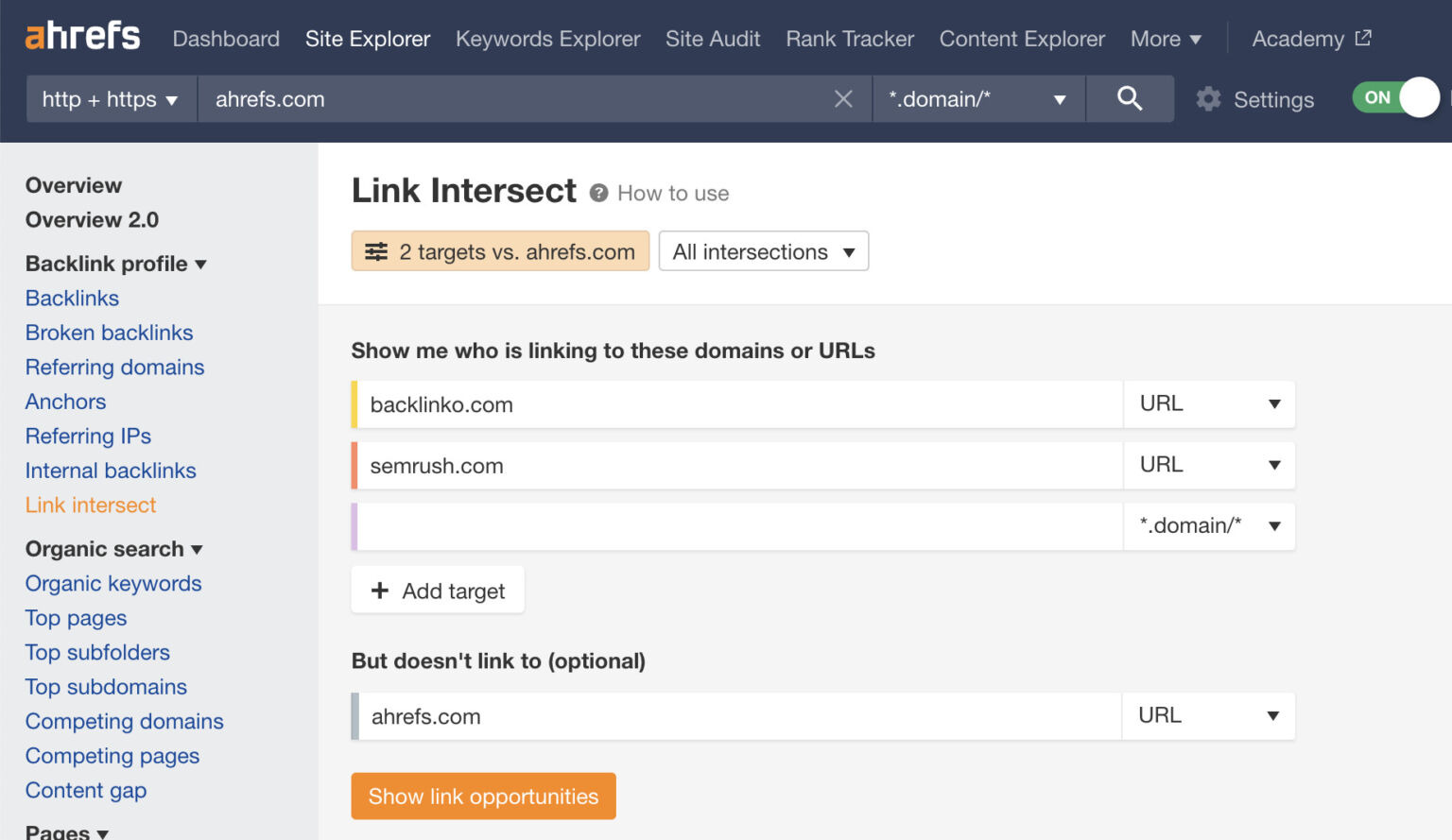 Ferramenta de interseção de links, via Ahrefs' Site Explorer
